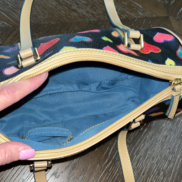 Black with multi colored hearts satchel bag - Picture 11 of 17